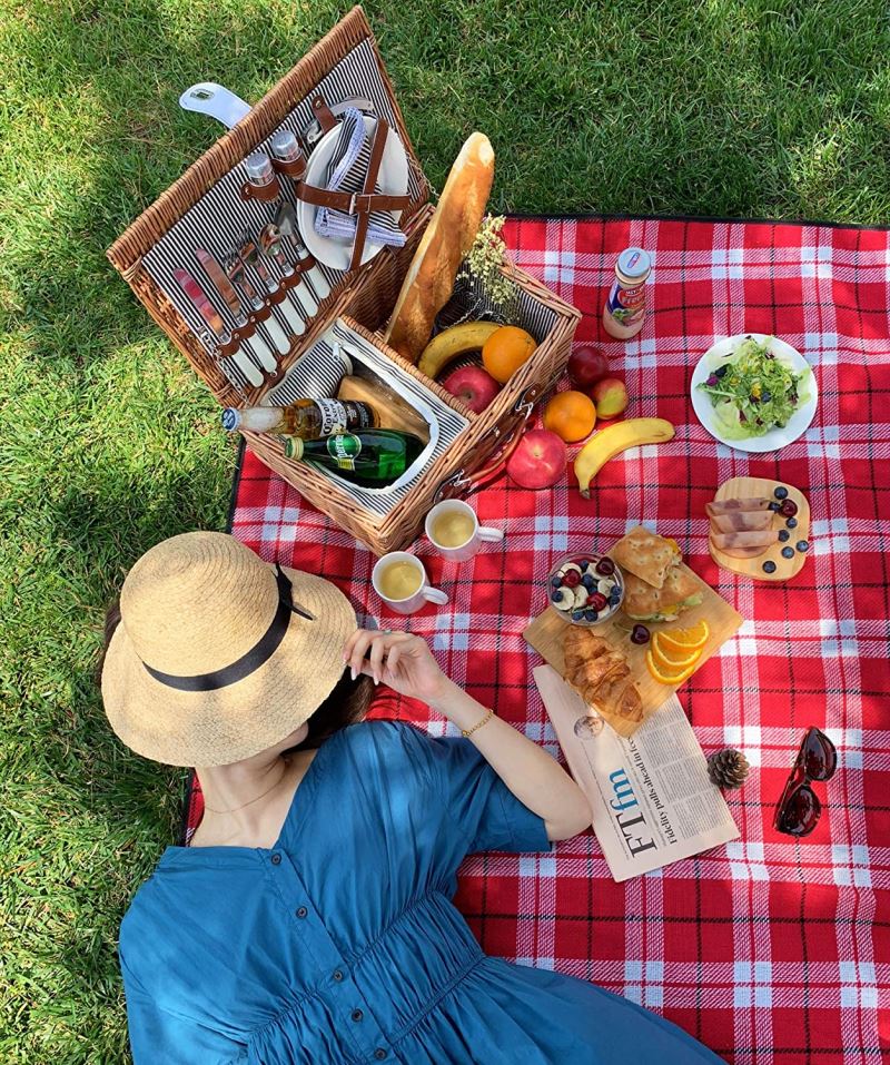 Wicker Picnic Basket for 4, 4 Person Picnic Kit, Willow Hamper Service Gift  Set with Blanket Portable Bamboo Wine Snack Table for Camping and Outdoor